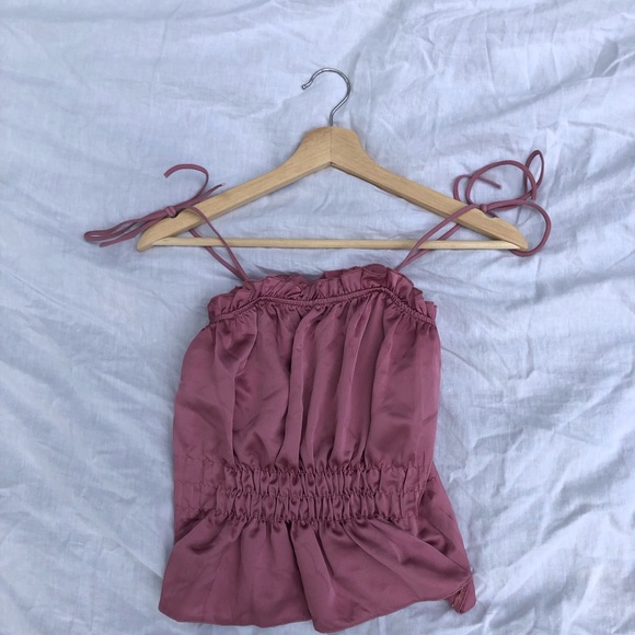 Boohoo Tops - Cute boohoo satin top